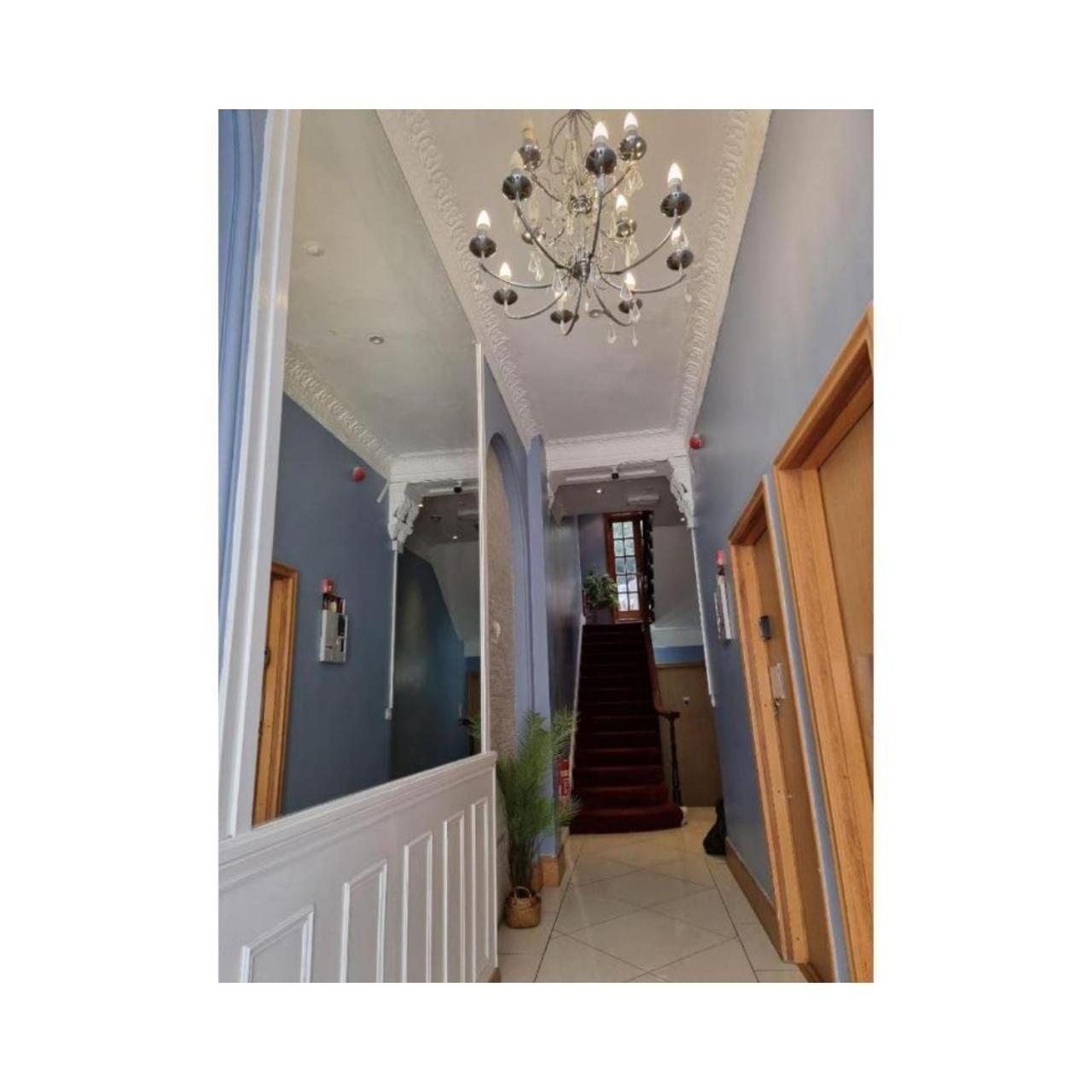 FB3- Basement Studio Fits 2 Near Hyde Park Londen Buitenkant foto