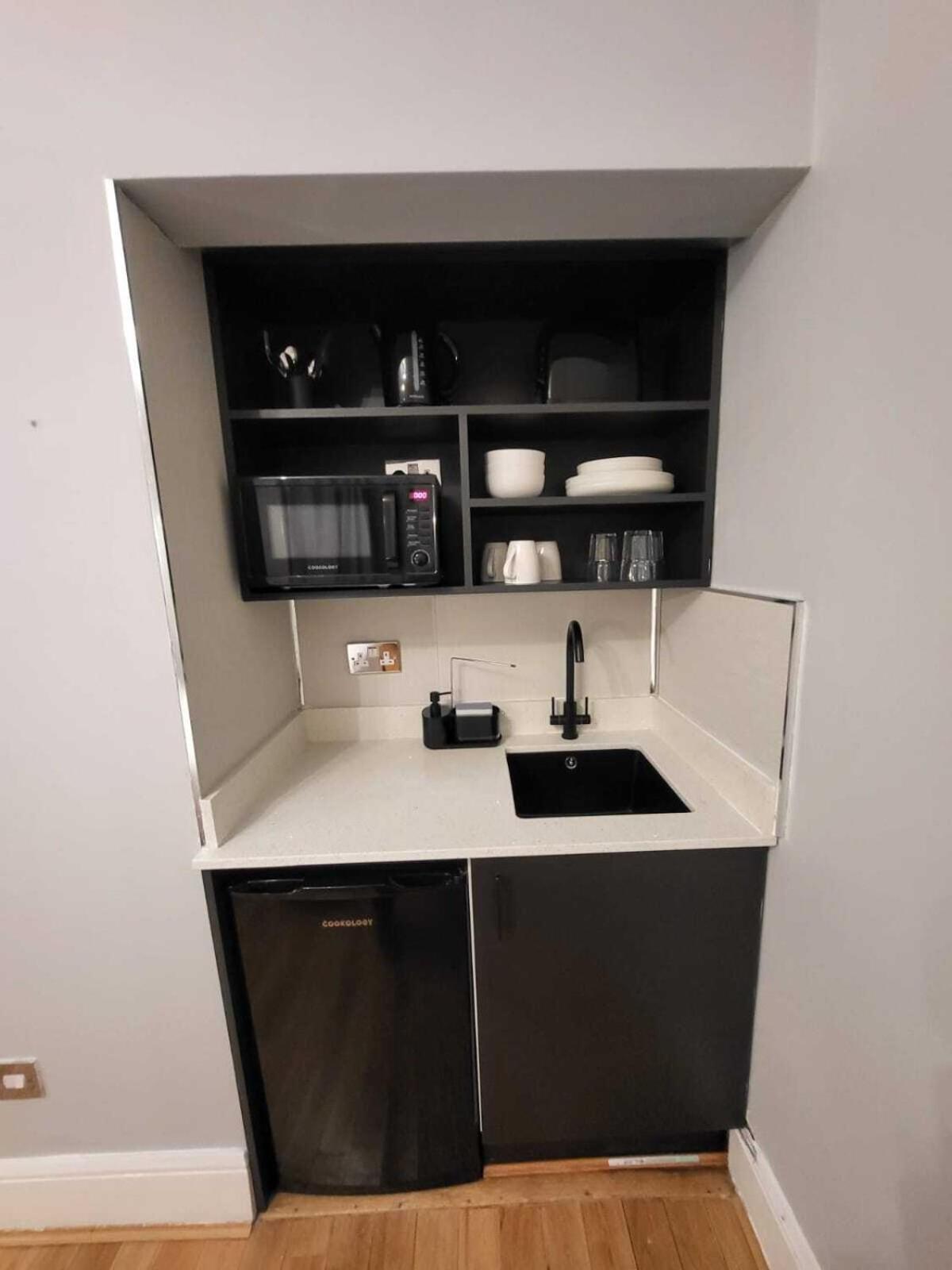 FB3- Basement Studio Fits 2 Near Hyde Park Londen Buitenkant foto